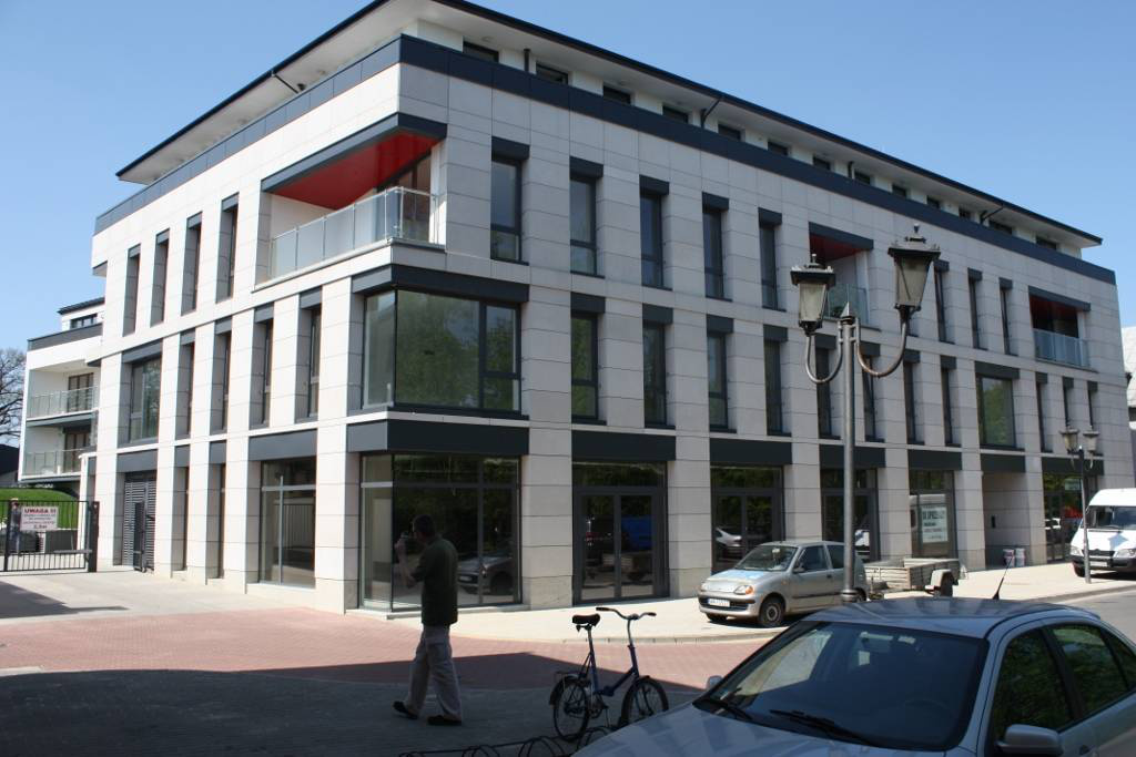 Plac Kilińskiego 1 — wielorodzinne