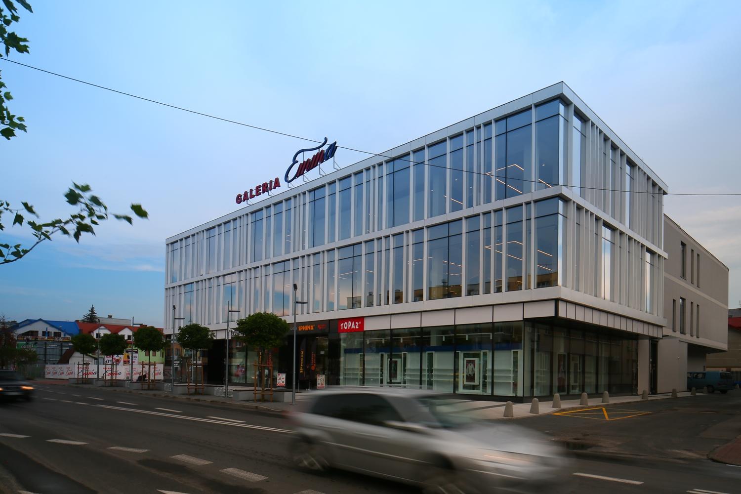 Galeria handlowa w Mińsku Mazowieckim — usługi i publiczne